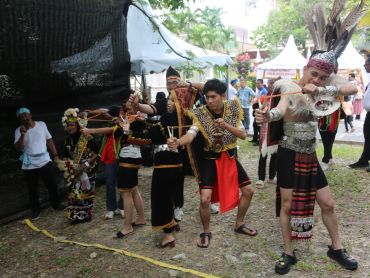 Nostalgia Anak Kampung: Temasya Riuh Sekampung