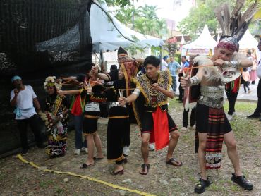 Nostalgia Anak Kampung: Temasya Riuh Sekampung